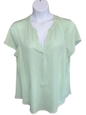 Torrid Women’s Plus-Size 2X Mint Green and White Polka Dot V-Neck Flowy Blouse